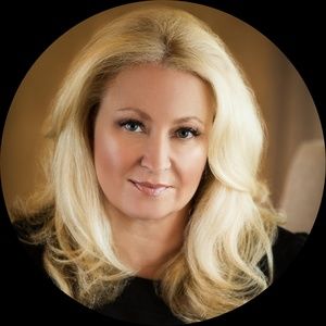 Meet your Posher, Holly